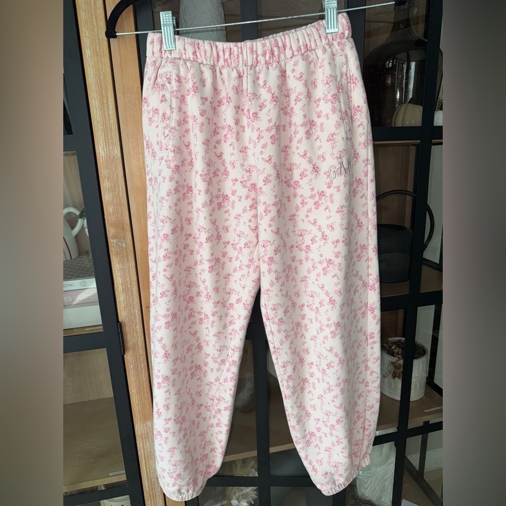 GAP x LoveShackFancy girls sweatpants joggers floral print ditsy flowers medium